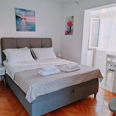 Studio Bobo โรวีน ภายนอก รูปภาพ