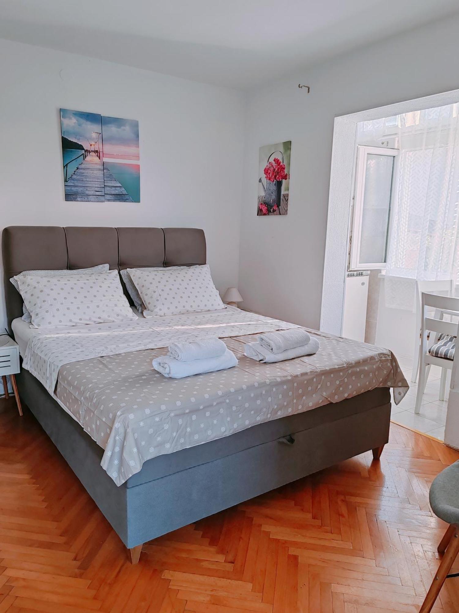 Studio Bobo โรวีน ภายนอก รูปภาพ